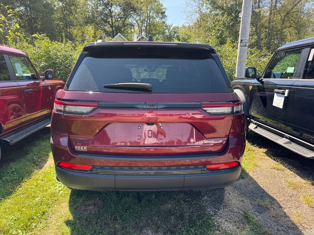 2025 Jeep Grand Cherokee Laredo