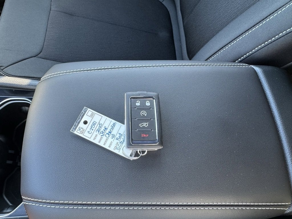 2025 Jeep Grand Cherokee Laredo X