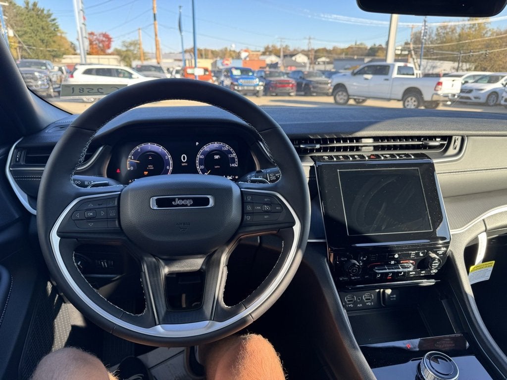 2025 Jeep Grand Cherokee Laredo X