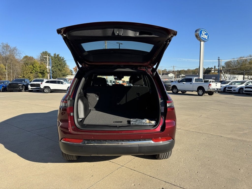 2025 Jeep Grand Cherokee Laredo X