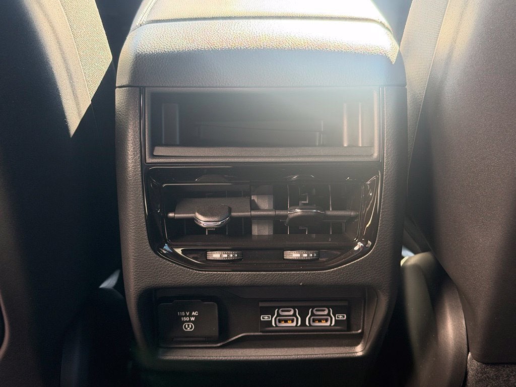 2025 Jeep Grand Cherokee Altitude - Photo 25