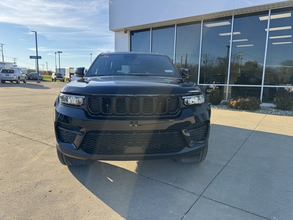 2025 Jeep Grand Cherokee Laredo