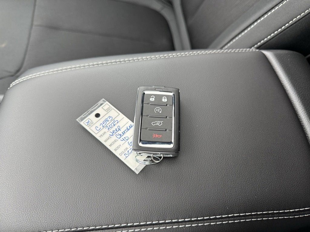 2025 Jeep Grand Cherokee Laredo X