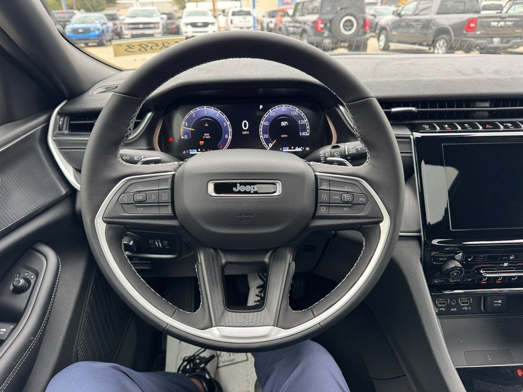 2025 Jeep Grand Cherokee Laredo X