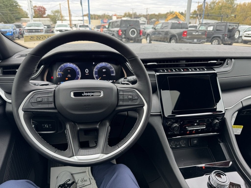 2025 Jeep Grand Cherokee Laredo X