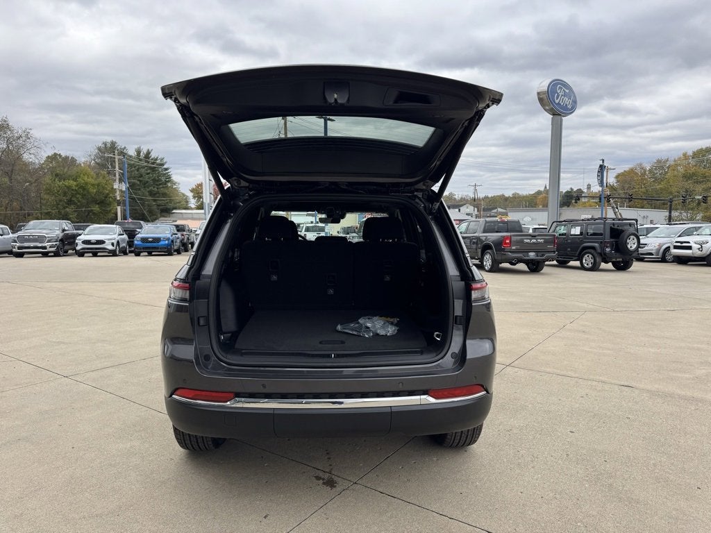 2025 Jeep Grand Cherokee Laredo X