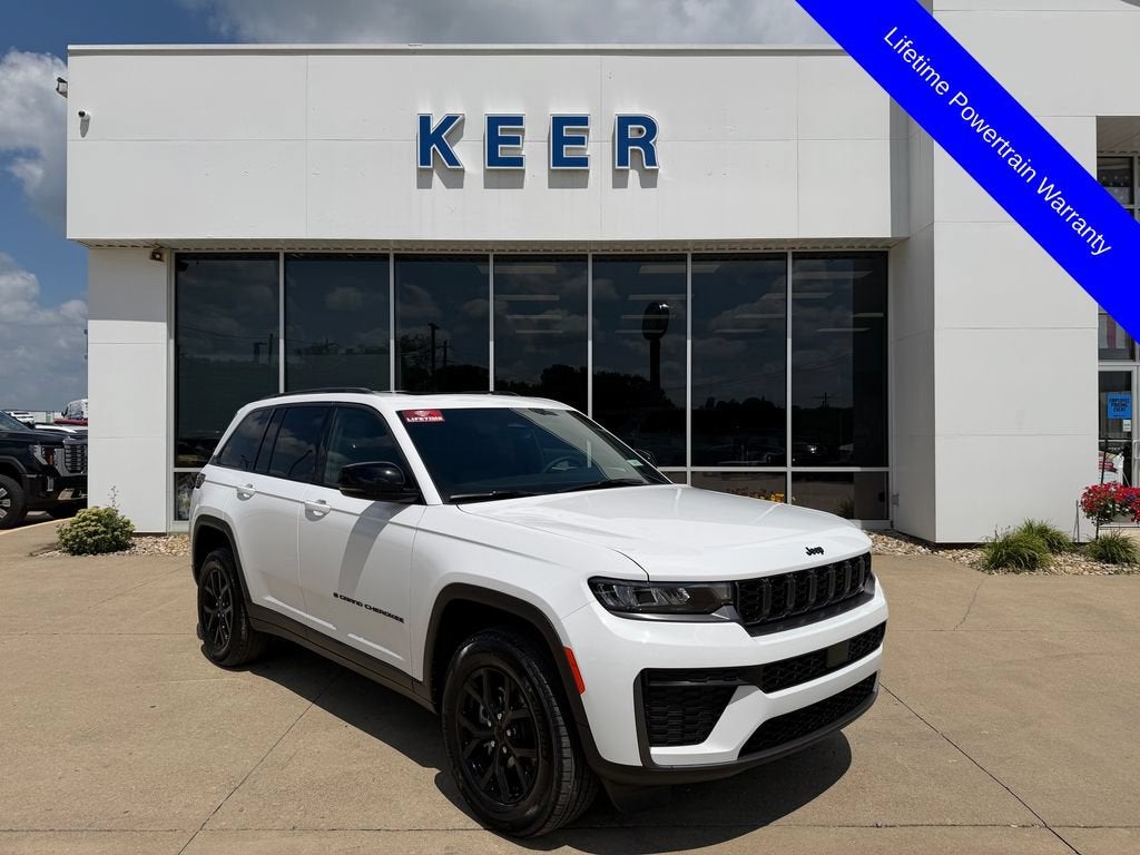 2026 Jeep Grand Cherokee Laredo Altitude