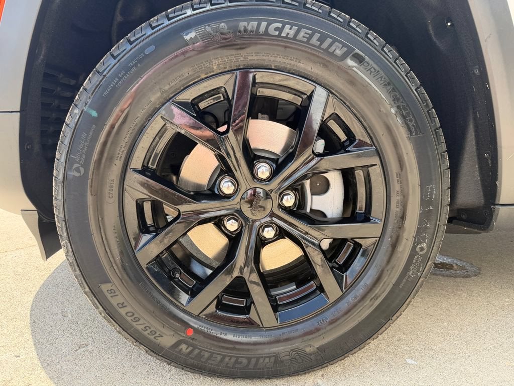 2026 Jeep Grand Cherokee Laredo Altitude