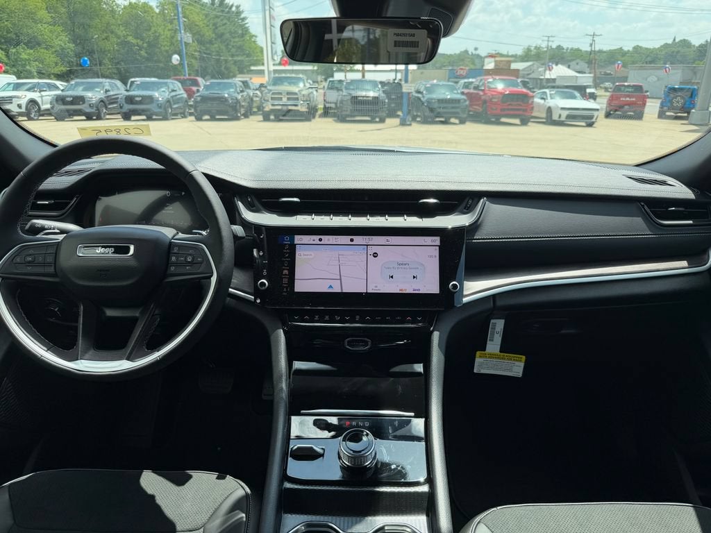 2026 Jeep Grand Cherokee Laredo Altitude