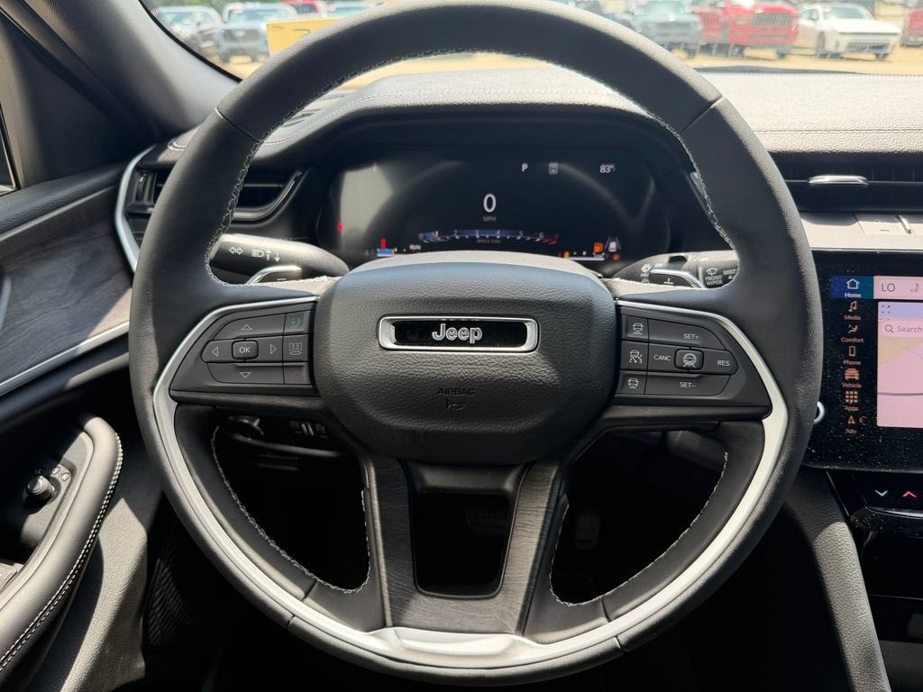 2026 Jeep Grand Cherokee Laredo Altitude