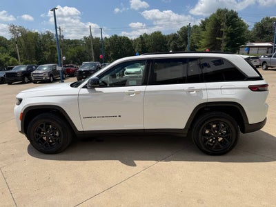 2026 Jeep Grand Cherokee Laredo Altitude