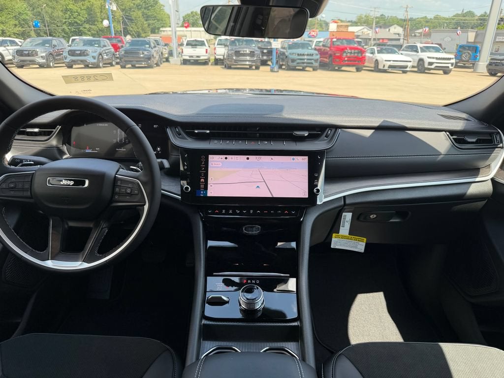 2026 Jeep Grand Cherokee Laredo Altitude