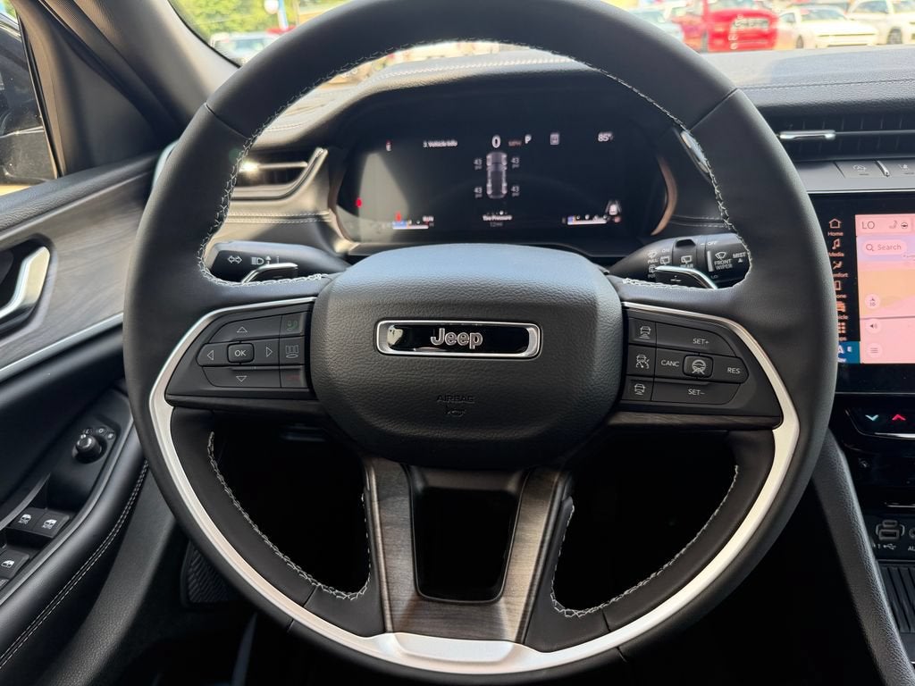 2026 Jeep Grand Cherokee Laredo Altitude
