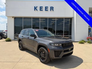 2026 Jeep Grand Cherokee Laredo Altitude