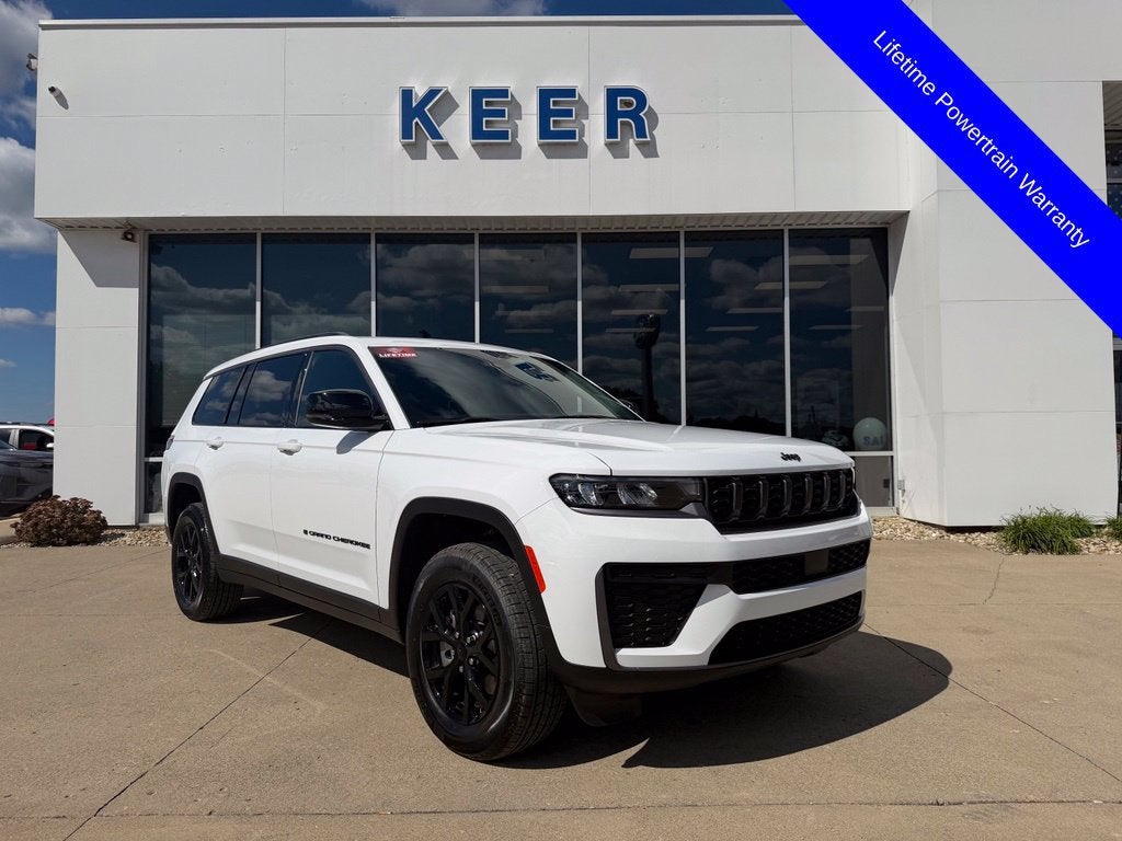 2026 Jeep Grand Cherokee Laredo Altitude