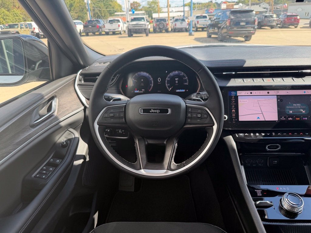 2026 Jeep Grand Cherokee Laredo Altitude