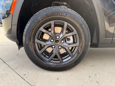 2027 Jeep Grand Cherokee Laredo Altitude