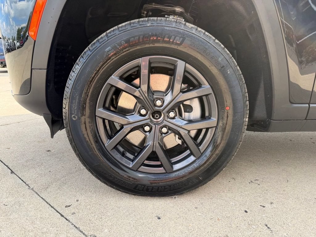 2027 Jeep Grand Cherokee Laredo Altitude