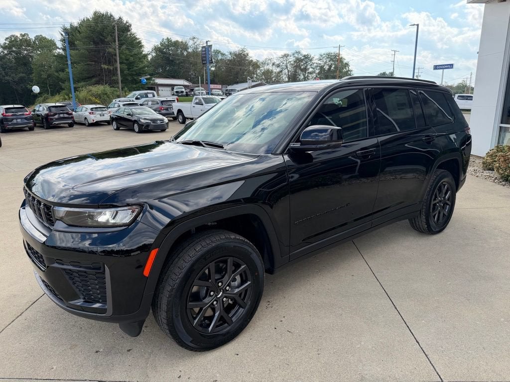 2027 Jeep Grand Cherokee Laredo Altitude