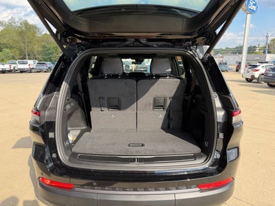 2027 Jeep Grand Cherokee Laredo Altitude