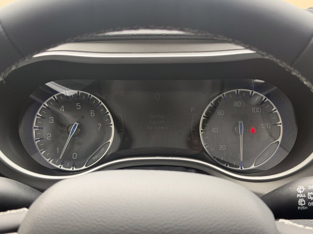 2027 Chrysler Pacifica Select