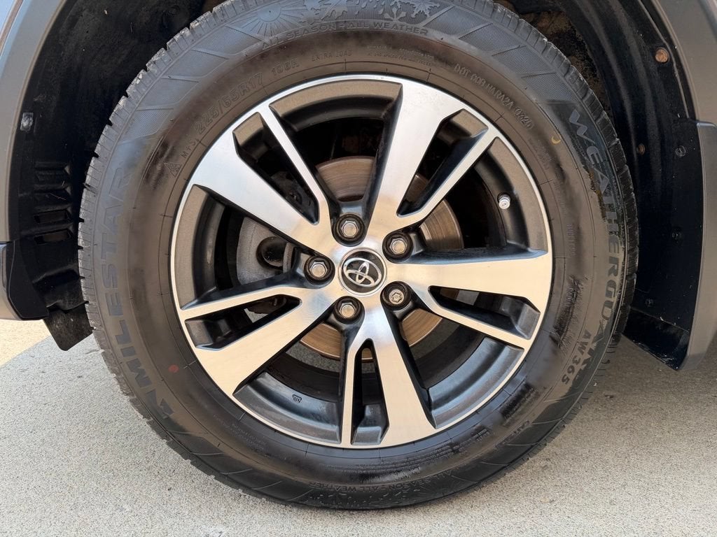 2017 Toyota RAV4 XLE